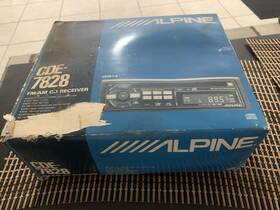 Alpine 001100 Cde-7828 Am Fm Cd Receiver
