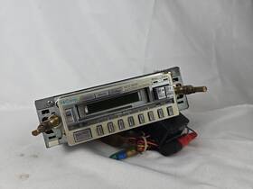 Hcc-1200 Audiovox Hi Comp Car Am-fm Stereo Cassette Player Clock Untested