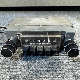 8smb Bmc British Motor Corporation Am Radio. Untested For Parts Or Restoration