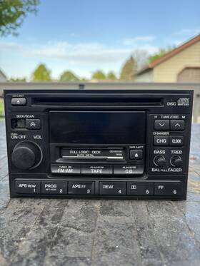 Pn-2213i Clarion Am/fm Cassette Cd Player Car Stereo Model Untested