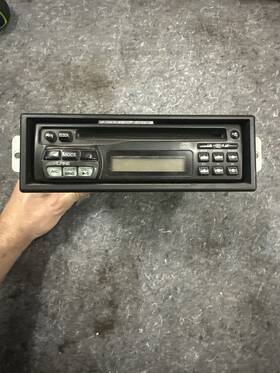 Dodge P04763982ab 2001 Viper Alpine Stereo Used