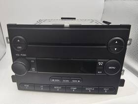 Ford 4l3t-18k815-am 2004 Oem Am/fm Cd Radio - For Parts Read Desccription