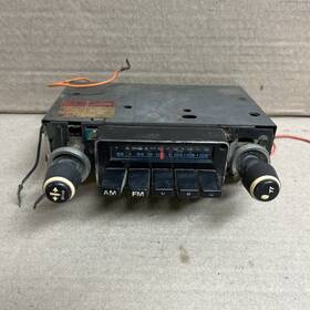 7897241 General Motors Vintage Car Radio Delco Gm Am/fm Push Button 81tfp2