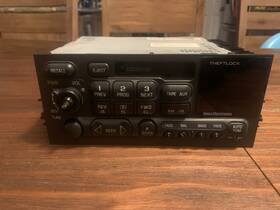 15070960 Gmc 2001 Sierra C3 Am Fm Cassette Radio Tested And Working