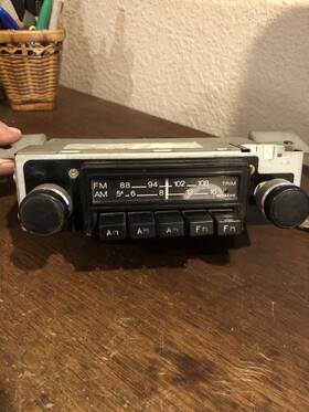 Hitachi Km-1821zf Genuine Datsun 280z Am/fm Radio Lights Up
