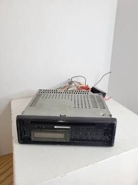 Kdc-7001 Kenwood 1-din Car Stereo Cd Receiver - Missing Faceplate Kdc-7001 Kenwood 1-din Car Stereo Cd Receiver - Missing Faceplate