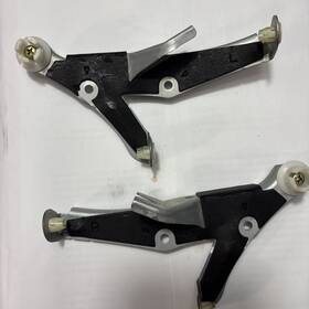 8627433040 Lexus Es300 1997 1998 1999 2000 2001 Cd Changer Oem Brackets-l And R