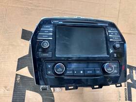 259159dl0c Nissan 21-22 Maxima Dash Center 8 Radio Screen Oem
