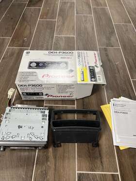 Deh-p3600 Pioneer Inch Old School Cd/receiver 200 Watts Easy Eq W Box Deh-p3600 Pioneer Inch Old School Cd/receiver 200 Watts Easy Eq W Box