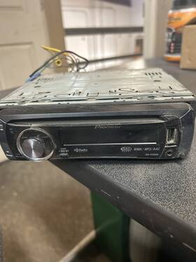 Pioneer Dehp31ooub Deh-p31ooub In-dash Digital Media Receiver With Remote