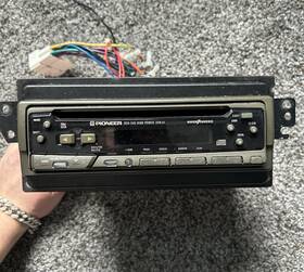 Pioneer Shcp119723uc Deh-345 Car Stereo System