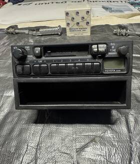 M26415032 Toyota Original Car Stereo For Model With Cassette Player